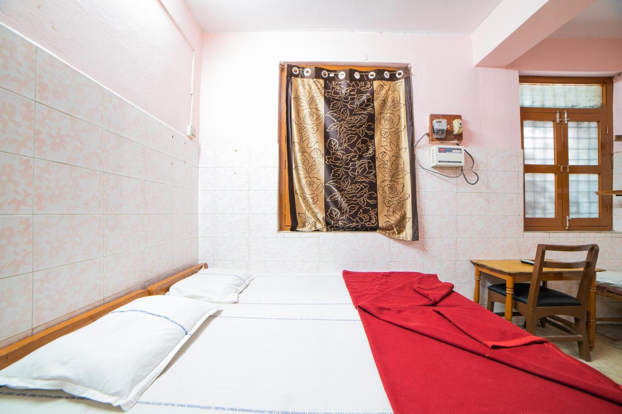 Hotel O Sree Radha Lodge Near Snow World Secundurabad Exteriör bild