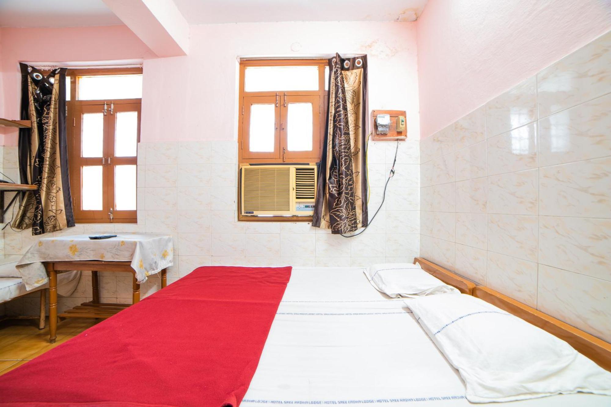Hotel O Sree Radha Lodge Near Snow World Secundurabad Exteriör bild