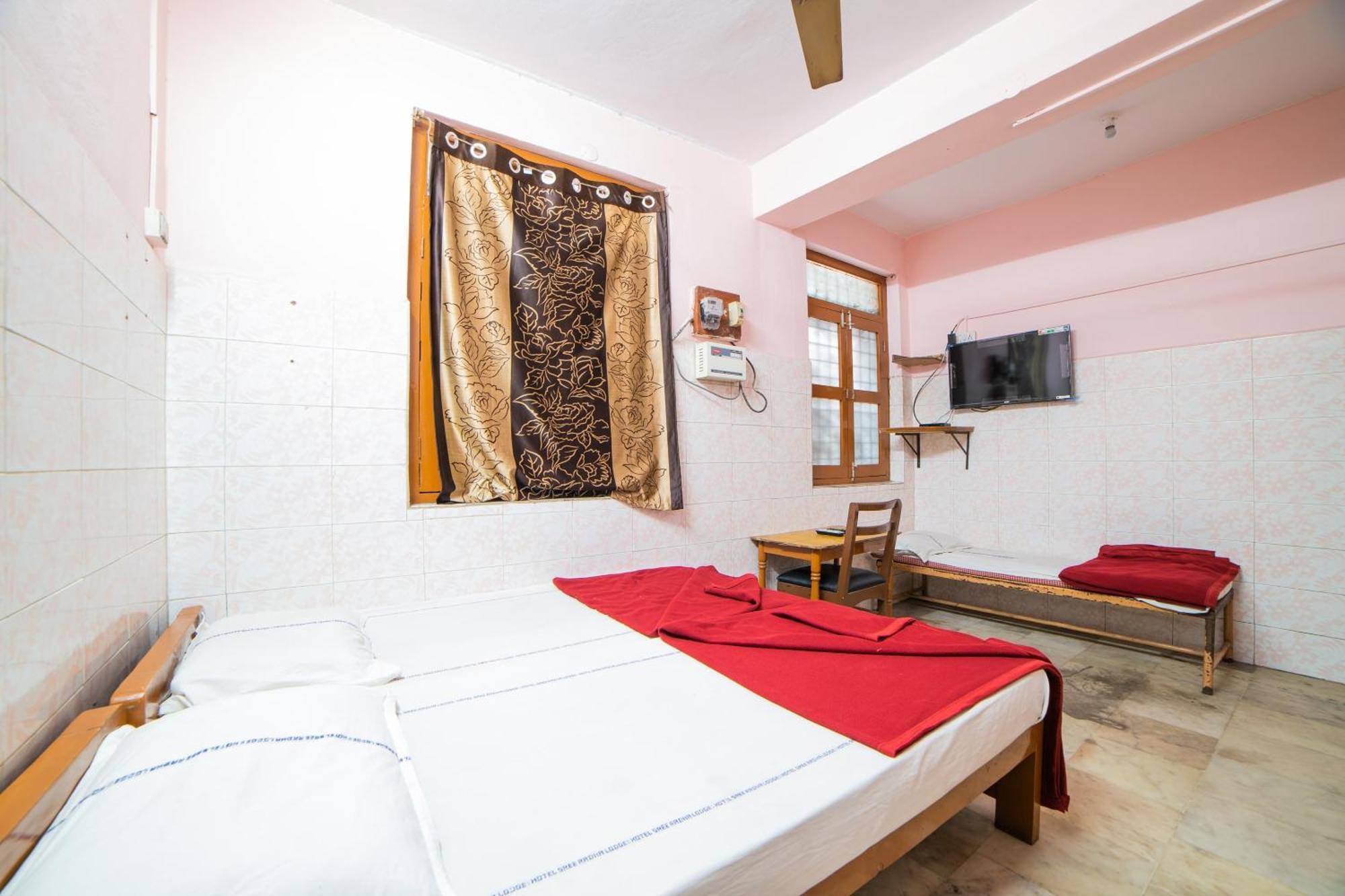 Hotel O Sree Radha Lodge Near Snow World Secundurabad Exteriör bild
